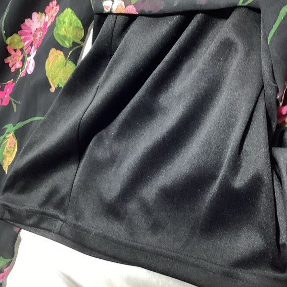 NWT Size Large Lulu's Black Floral Jumpsuit - Picture 14 of 15